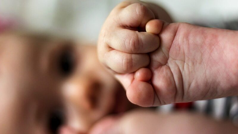 Choisir une gourmette bébé fille en or 18 carats&nbsp;: élégance et tradition